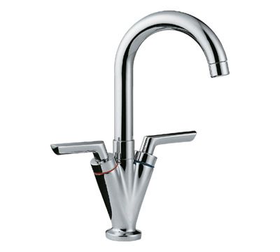 Kitchen on Two Handle Single Hole Kitchen Faucets  New Kitchen Faucet And Bath