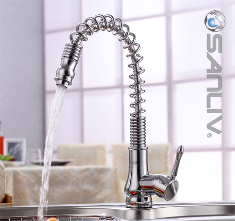 Single Handle Chrome Centerset Pull-out Kitchen Faucet