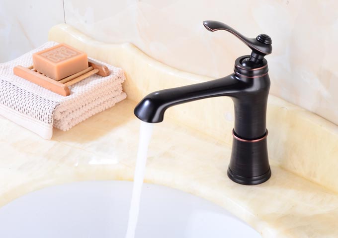 Bathroom Sink Faucet Wash Basin Tap Oil Rubbed Bronze Single Handle Mixer Tap
