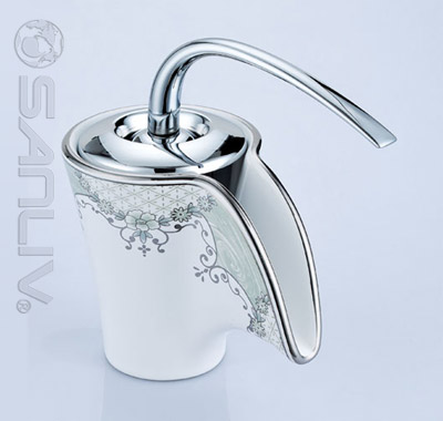 Single Lever Waterfall Ceramic Lavatory Faucet 28506